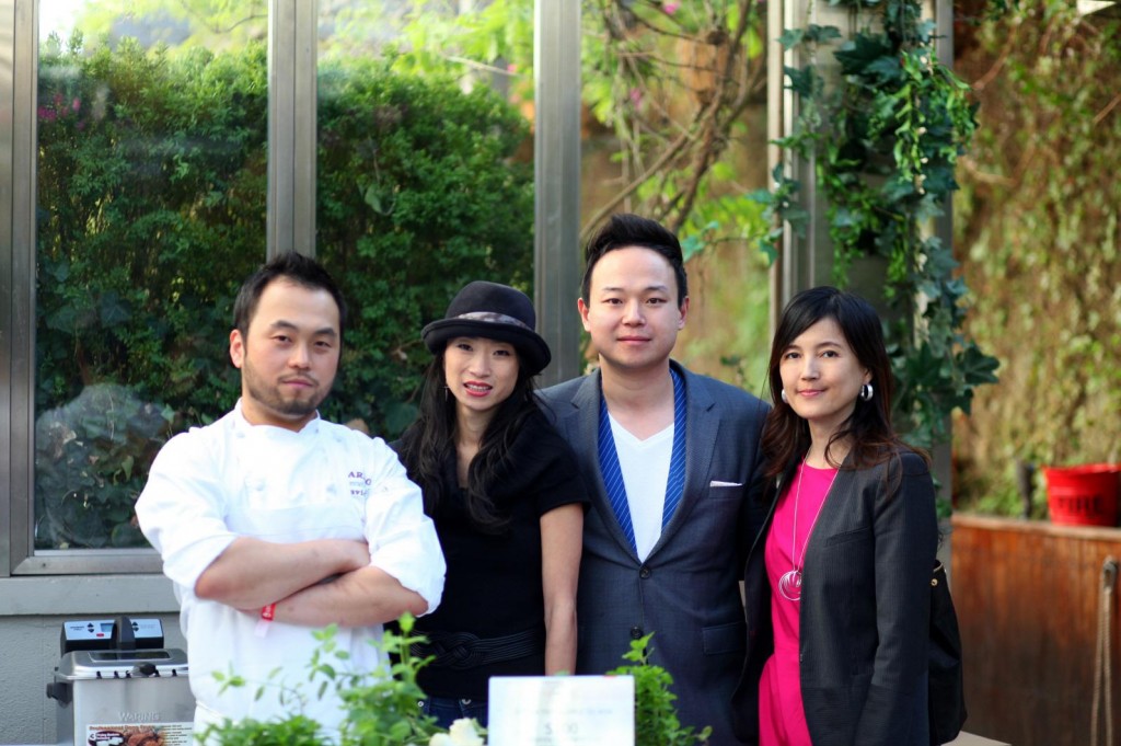 901093_573284662703280_1207003908_o