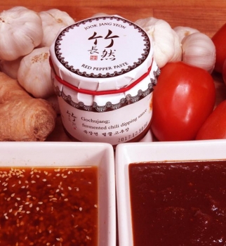Chef Daine Henderiks made Gochujang Sauce with JJY USA Gochujang!