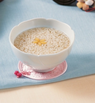 Sikhye—Korean Rice Beverage Sikhye—Korean Rice Beverage